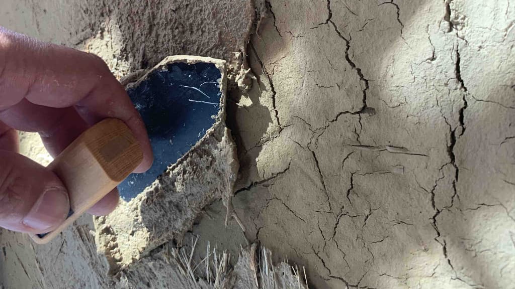 京都ぬりかべ屋三谷左官店の代表三谷涼が土壁を塗る時の鏝捌き